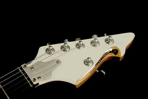 Madarozzo MA-EG-MR/W Madrose Gloss White + 20mm Padded Gig